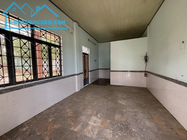 RA GẤP LÔ ĐẤT MẶT TIỀN, NGANG GẦN 30m, CẠNH CC 4S LINH ĐÔNG, 1805m2 CHỈ 167 TỶ.