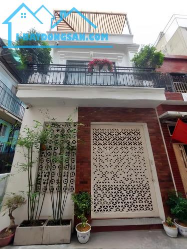 PHƯỜNG BÀN CỜ BÁN NHÀ QUẬN 3 – 63M² – CĂN GÓC 2 MẶT THOÁNG – XE HƠI VÀO NHÀ – GIÁ 15.5 TỶ