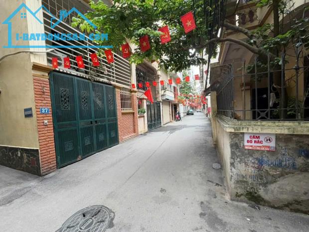 Đất vị trí đẹp phố Lạc Long Quân 90m2 mặt tiền 9.3m sổ vuông giá 23.8 tỷ gần Hồ Tây