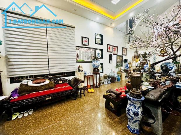 Bán căn nhà 4.5 tầng mặt phố Hàn Thượng, ph Thành Đông, Tây HP, 96.5m2, mt 4.74m, giá tốt