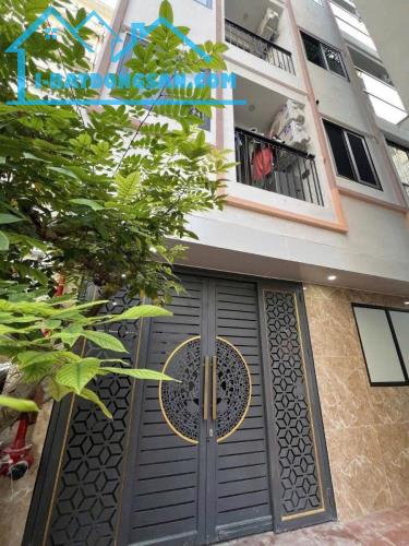 Bán tòa CCMN 15 phòng 91m² 6 tầng 25 tỷ khu Giảng Võ -Gần phố -Thang máy -Dòng tiền 1,2 tỷ