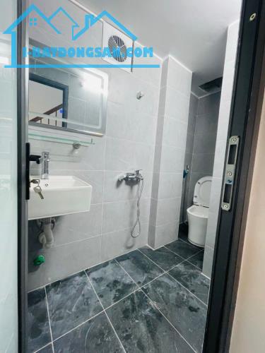 🔥 Bán Nhà Phường Văn Miếu, TT Đống Đa, Thiết Kế 5 Tầng Full Nội Thất, Giá Chỉ 5.2 Tỷ