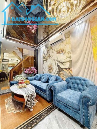Bán Nhà Phố Thanh Nhàn, 40m2 x 5 tầng 6 ngủ khép kín, Nhà mới, KD - 10m ra mặt phố, Sổ đẹp