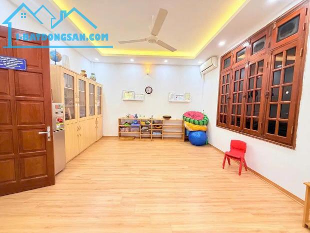 Hiếm phố Mai Anh Tuấn 80m2, 4 tầng, mặt tiền 6m sân cực rộng 3 ô tô tránh cận kề Hồ