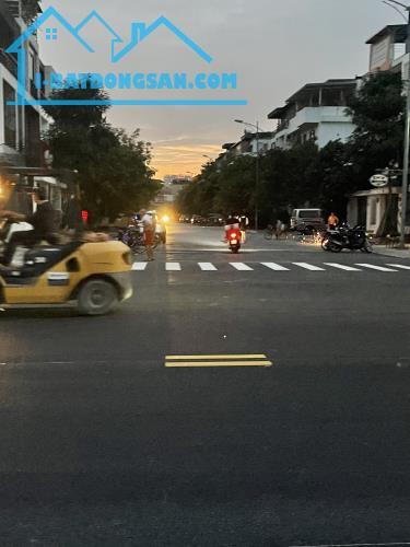 BÁN NHÀ PHÂN LÔ KHU ĐÔ THỊ AO SÀO - DIỆN TÍCH 63M - FULL NỘI THẤT - GIÁ BÁN 21.8 TỶ