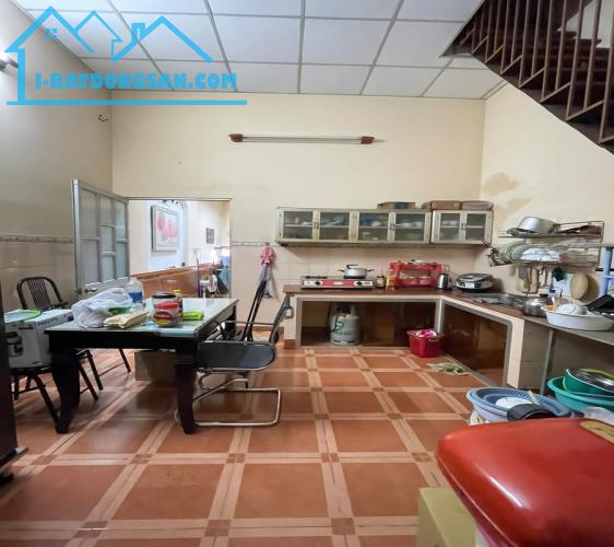 Bán nhà mặt tiền kinh doanh hạ chào 2,7 tỷ, Hoàng Bật Đat, P15, Tân Bình, 70m2, 2 tầng.