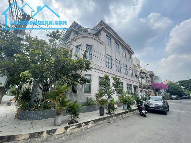 BIỆT THỰ MINI 2 MẶT TIỀN KHU GIGA MALL - FULL NỘI THẤT CAO CẤP - 28 TỶ