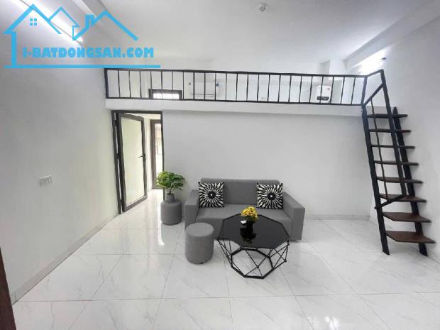 BÁN GẤP TÒA CCMN ĐƯỜNG CẦU GIẤY, DT 80M, XÂY 7 TẦNG, THANG MÁY, GẦN Ô TÔ, CHÀO 19 TỶ