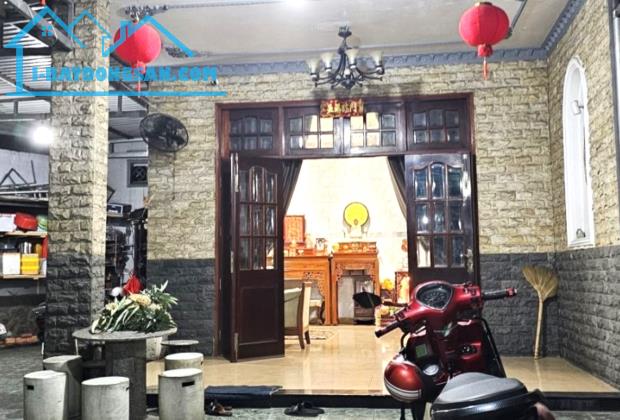 Bán Nhà Mặt Tiền, Metro Khu Công Nghệ Cao, Ngang 12m, 376m2(12mx31m), Chỉ Nhỉnh 49 Tỷ (TL)