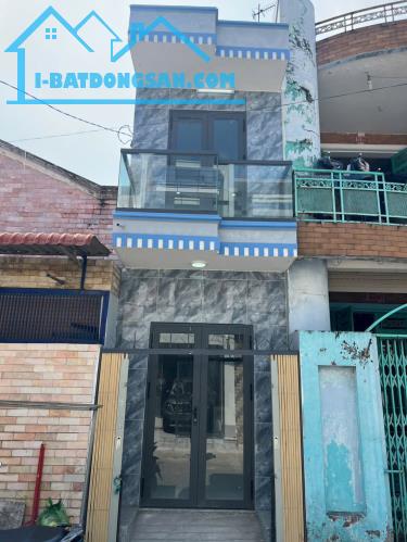 BÁN NHÀ SỔ RIÊNG 1 LẦU 1 TRỆT HẺM Ô Tô Tải Né Nhau.Chỉ 1Tỷ250