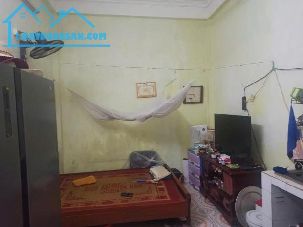Bán gấp nhà 3 tầng mặt phố Lý Thường Kiệt, 41m2, mặt tiền rộng 3.5m, vị trí đẹp, kinh doan