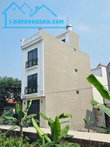 Khai xuân mở bán nhà 3.5 tầng 42m ngay chân cầu Phùng