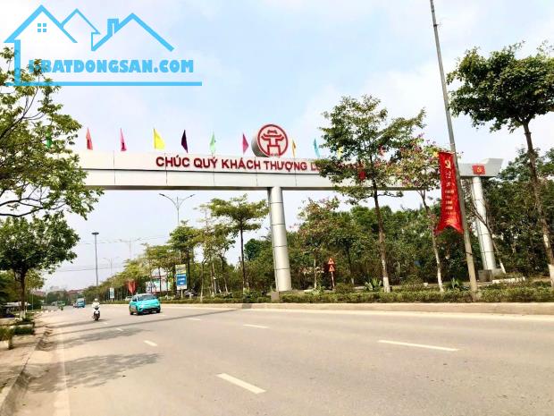 Bán nhà Bãi Thụy 42 m2 giá 5 tỷ ô tô vào nhà, mới tinh đẹp lộng lẫy funll nội thất .