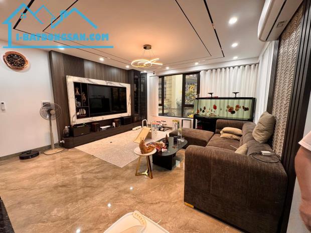 SIÊU ĐẸP NHÀ NGUYỄN VĂN CỪ- LB -50M, 7T THANG MÁY - ÔTÔ ĐỖ CỬA - LÔ GÓC - GIÁ 14 tỷ.