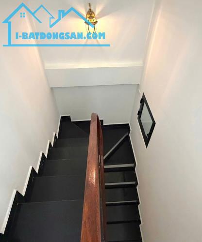 Nhà ngõ thông 39m2 xây 4 Tầng 11.9 tỷ- 10m ra mặt phố Phùng Hưng- Phúc La- Hà Đông.