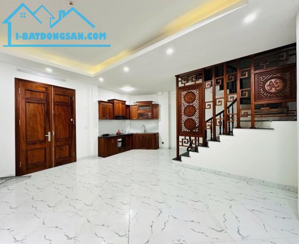 LÔ GÓC HOÀNG HOA THÁM - NỞ HẬU - TẦM TIỀN KHÔNG CÓ CĂN THỨ HAI