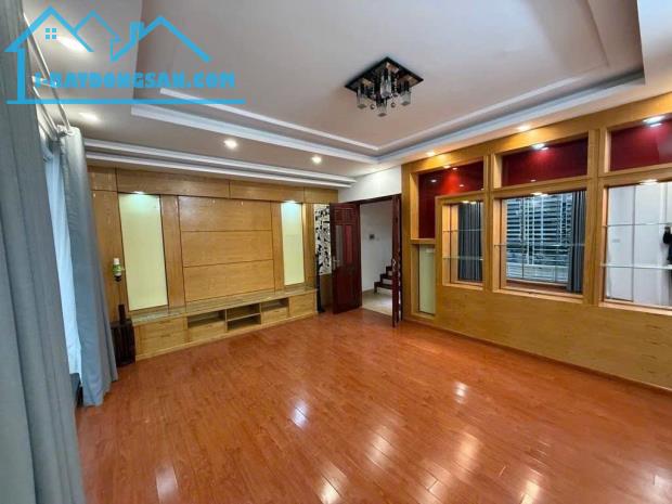 NHÀ KHU QUẢNG AN (TÂY HỒ) – LÔ GÓC 3 THOÁNG – GẦN HỒ – SỐNG YÊN TĨNH GIỮA TRUNG TÂM