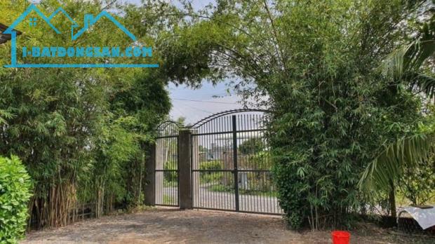 Bán nhà vườn Cần Đước, Tây Ninh (Long An), Tỉnh Lộ 835D, 2600m2, siêu phẩm biệt thự vườn
