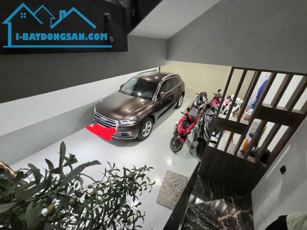 Cực đẹp phố Nguyễn Chí Thanh 98m2, 5T thang máy, MT5.4m Gara ô tô giá 36 tỷ VIP Đống Đa