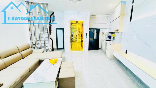 Hiếm! Nhà Mới Đẹp Trần Khát Chân 41M2 5T Thang Máy MT 4M FULL Nội Thất Giá 13.6 Tỷ