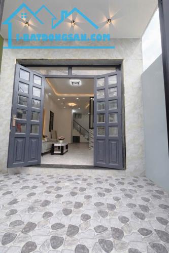 NHÀ 3 TẦNG KHU TÊN LỬA 72 M2 4PN Ô TÔ TỚI NHÀ NHIK NHẸ 6 TỶ