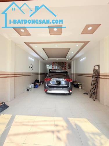HẺM NHỰA 8M THÔNG XE HƠI LŨY BÁN BÍCH DT: 4.2X21 CN 85M2 2 TẦNG BTCT 4PN NHỈN 8 TỶ