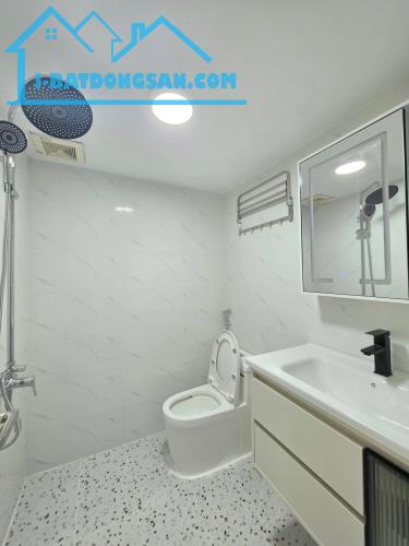 Bán nhanh CC cao cấp Nguyễn Chí Thanh, 94m, 3 ngủ, nhà đẹp, full nội thất.