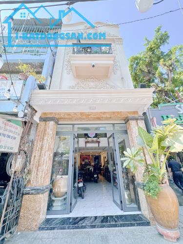 Bán nhà 4 tầng (4x20m) mặt tiền đường Phạm Thế Hiển Phường 3 Quận 8