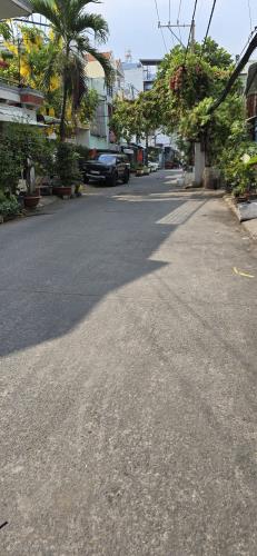 Bán nhà quận 8. Diện tích 67m2. Hẻm 8m thông.