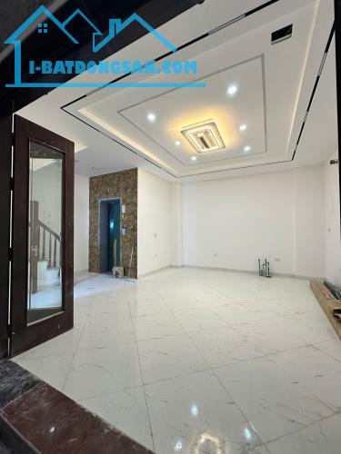 🔥Hiếm! Nhà Xây Mới Tinh, Thái Thịnh, Đống Đa, 20m Ra Ôtô, 6 Tầng Thang Máy, Giá 10.7 Tỷ