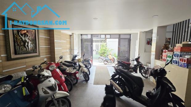 KHÁCH SẠN LINH XUÂN, 4 TẦNG, 20 PHÒNG, 150M2, NGANG 8M, DOANH THU 120TR/TH, CHỈ 22 TỶ.