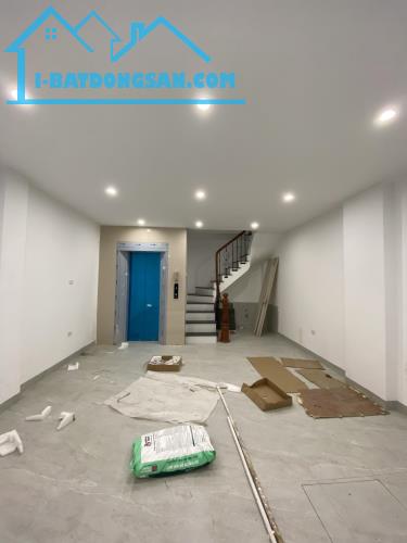 Cần bán gấp nhà phố Đỗ Nhuận 42m2, 7T, thang máy ô tô gần công viên