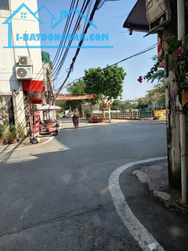 Bán nhà Phượng Trì 48m2, 4 tầng, mặt tièn 4.1 m giá 5.1 tỷ. Gần hồ điều hòa