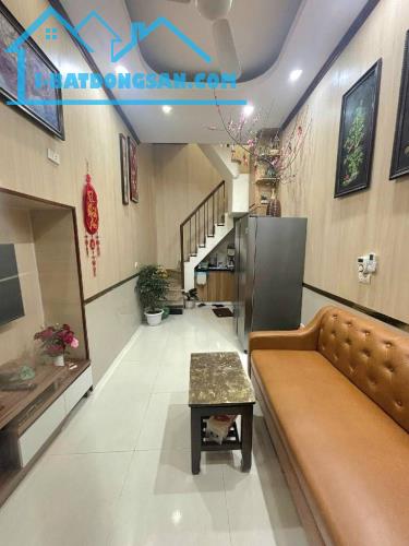 🔥 Hơn 5 Tỷ, Sở Hữu Ngay Nhà Đẹp Quốc Tử Giám, Lõi Đống Đa, SĐCC, 4 Tầng Đầy Đủ Nội Thất