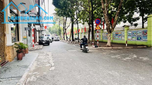 bán nhà Nguyễn Văn Cừ. 43m x 6tầng, MT 5.6m, 4 ngủ khép kín, 7 chỗ vào nhà