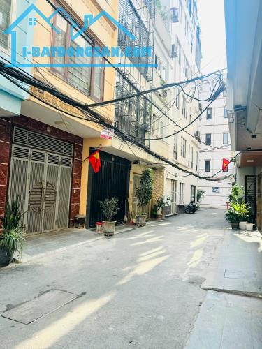 bán nhà Ngọc Thuỵ, 3 ngủ khép kín, trong đê, ôtô đỗ cửa, chỉ 8.6 tỷ