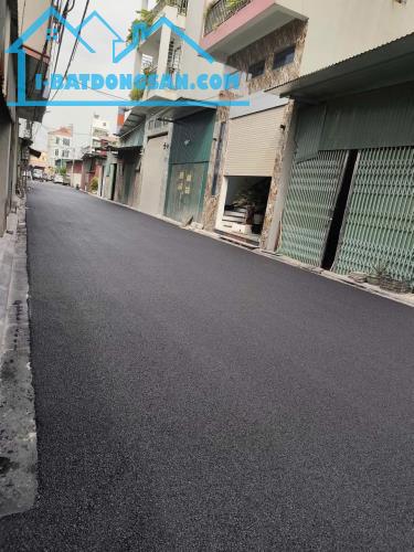 Cực kỳ Cần bán nhà HƯƠNG MẠC TỪ SƠN 2,5 tầng ở ngay diện tích 150 m mặt tiền 9,5 m giá chỉ
