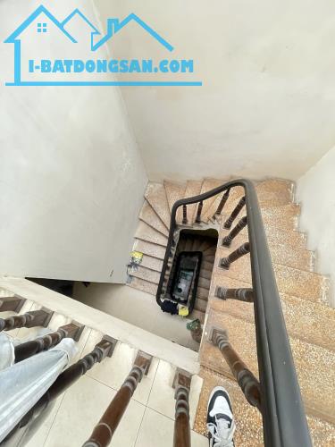 Nhà phân lô ngõ 61 Lạc Trung, ô tô tránh, 43m2 x 5 tầng, giá 14.5 tỷ có TL, 0985868893