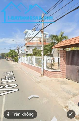 bán biệt thự mặt tiền đường Võ Văn Hát Phường Long Trường Q9 70 tỷ