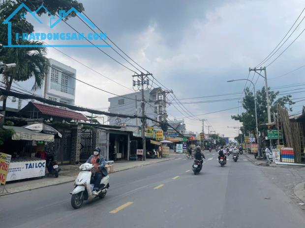 Bán nhà mặt tiền 1 tệt 2 lầu 4,5x34m giá 13,9 tỷ Đường Nguyễn Ảnh Thủ
