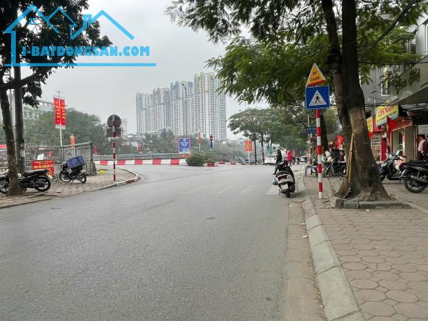 TÔI ĐANG CẦN BÁN CĂN NHÀ 35M2 x 6T THANG MÁY TẠI PHỐ KHƯƠNG ĐÌNH GIÁ CHỈ HƠN 8 TỶ