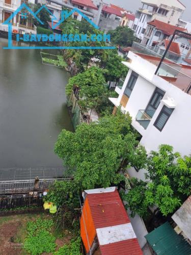 Bán nhà Thị trấn Phùng 50m2, giá 4.85 tỷ, hai mặt ngõ, ô tô 16 chỗ đỗ cửa.