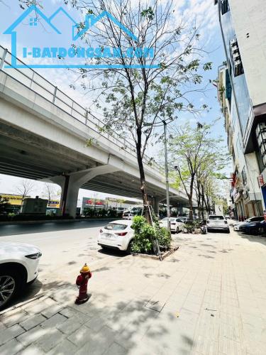 Bán nhà mặt phố Phạm Văn Đồng, Xuân đỉnh 95m2 MT 4,2m chỉ 29,x tỷ 0948031338