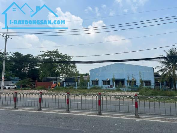 Bán nhà mặt tiền 8.800m2 giá 45 tỷ Đường Lỉnh Lộ 8