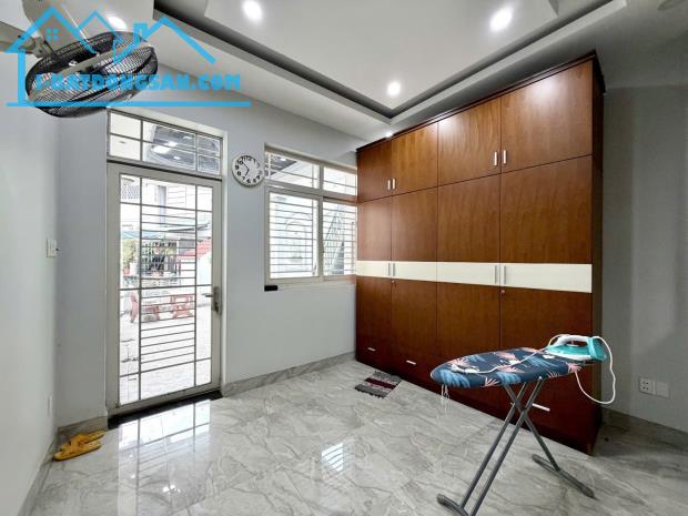 NGÃ 4 PHÚ NHUẬN – NHÀ 3 TẦNG – 92M² – NỞ HẬU – FULL NỘI THẤT – 9.5 TỶ