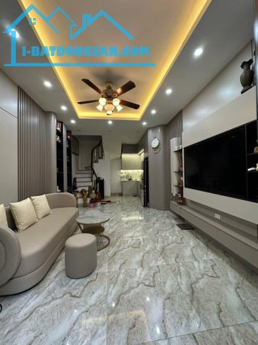 💎HBT - HOA HẬU LÔ GÓC - NHÀ ĐẸP Ở NGAY - SỔ VUÔNG NỞ HẬU 💎