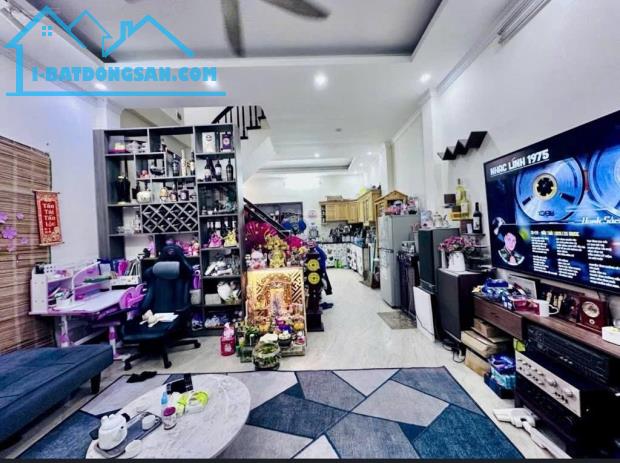 TRƯƠNG ĐỊNH, 47M, 5T, MT 4,4M, NGÕ BA GÁC, GẦN Ô TÔ, ĐẸP, Ở LUÔN ĐÓN TẾT, CHỈ 11 TỶ.