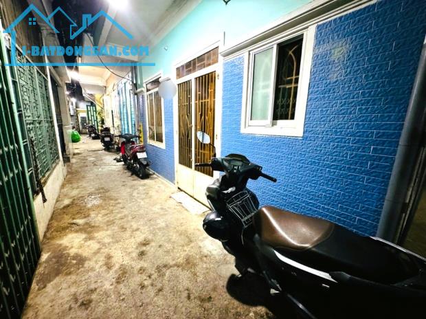 18M2 PHẠM VĂN BẠCH, 3 TẦNG, 2PN, 2WC GẦN MẶT TIỀN