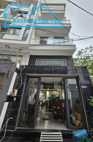 Bán nhà Dương Quảng Hàm, P.5, Gò Vấp: 4,3 x 10, giá 7,5 tỷ.