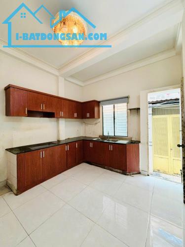 Bán nhà hẻm ô tô đỗ cửa quận Phú Nhuận,Trệt 3 tầng, 4PN-4Wc, giáp Q1 chỉ 7.2 tỷ